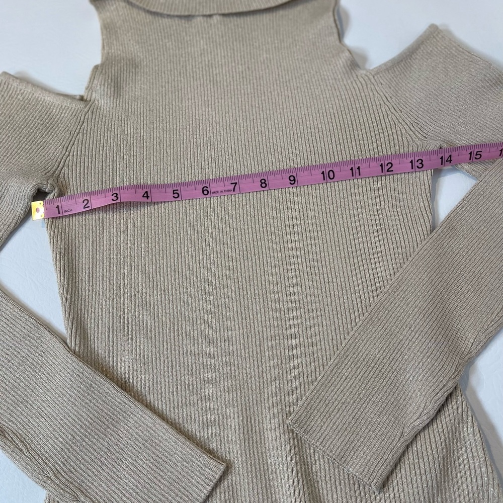 INTEMPO Cold Shoulder, Long Sleeve, Turtleneck Champagne Sweater. Medium New - Picture 8 of 13